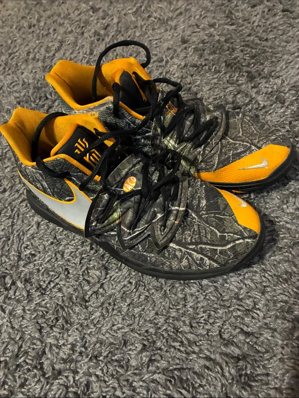 Nike Kyrie 5 taco